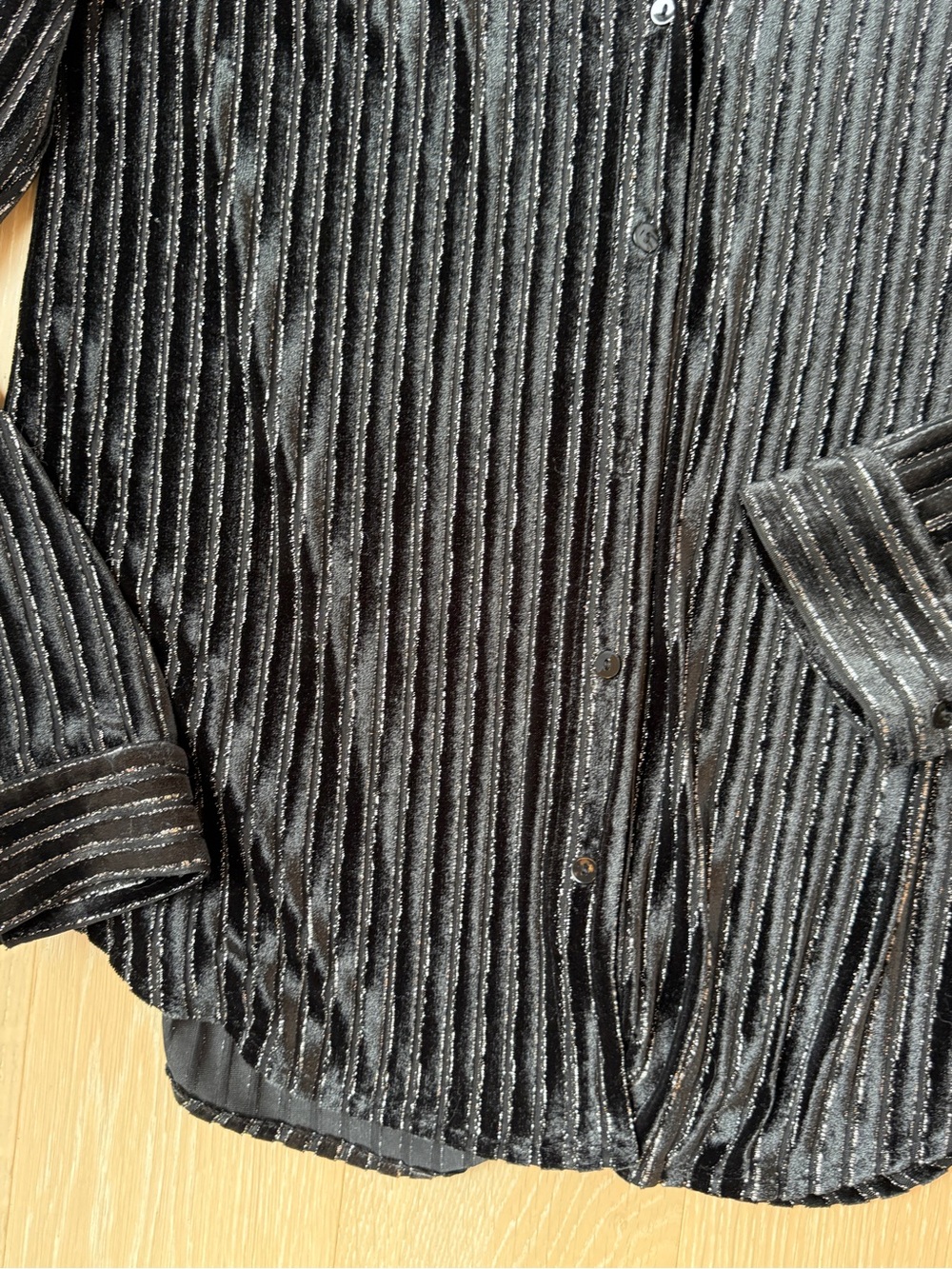 L'AGENCE Laurent Black Velvet Burnout Stripe Blouse size Medium New without tag - Picture 3 of 9